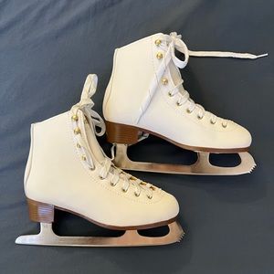 DBX Women’s Ice Skates size 6